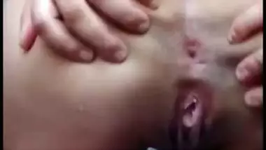 Desi lady showing off her tight asshole and pussy