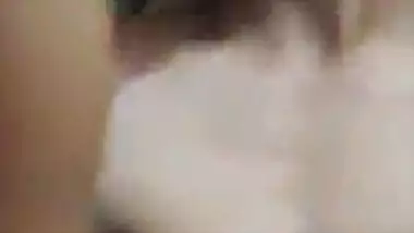 Desi girl blowjob MMS video released on the net by her bf