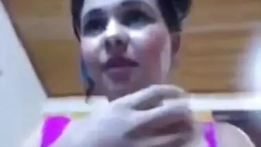 Sexy indian bitch eating her tits