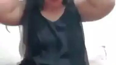 Sexy, big boob babe shows her big ass in nude MMS