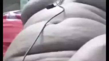 Chubby Bengali bhabhi fingering nude on video call