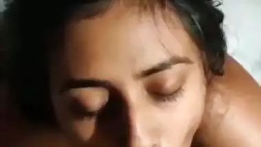Horny girl takes her lover’s Indian cum in mouth