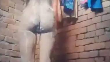 Dehati desi bathing merged video leaks
